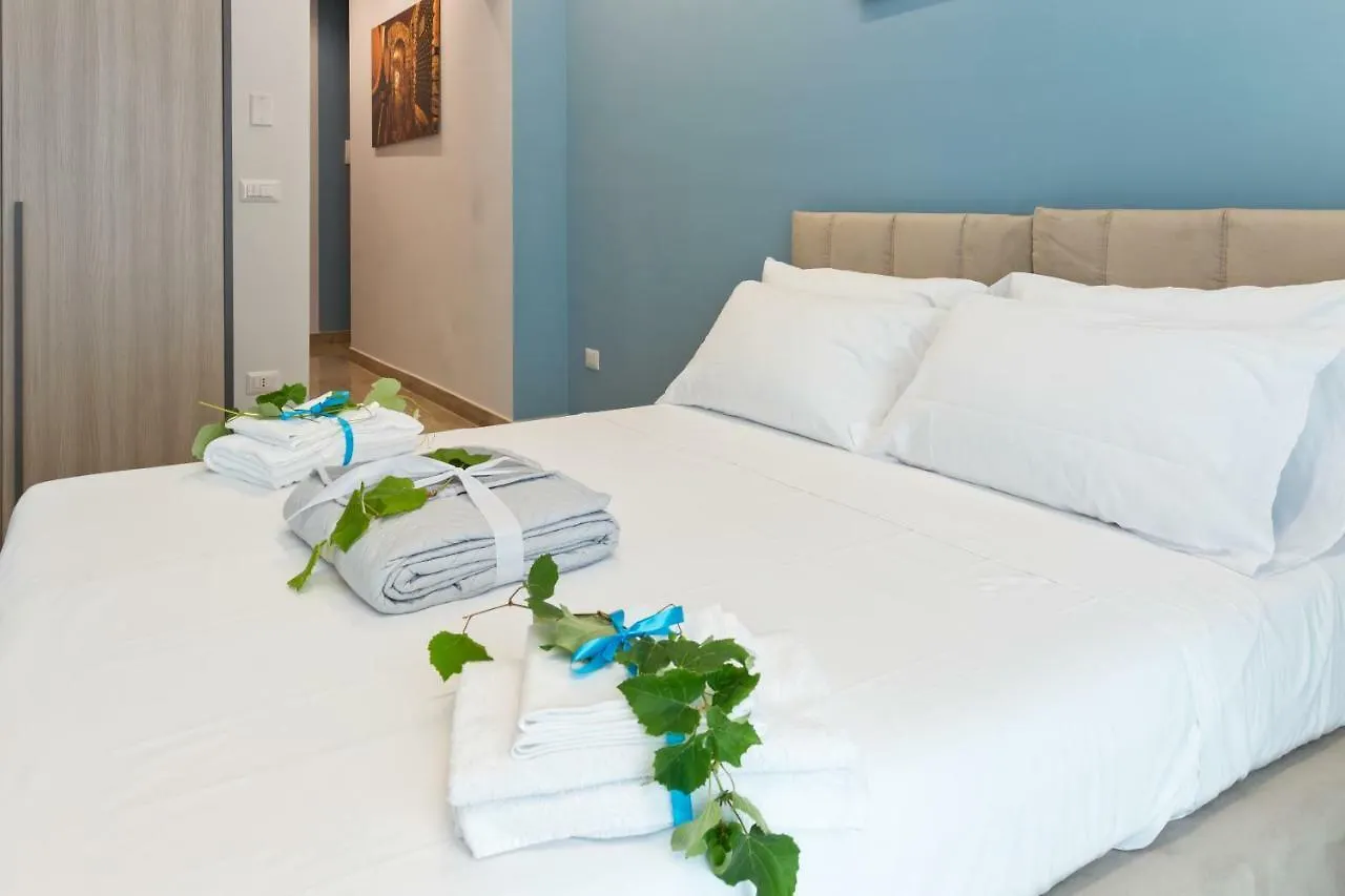 Devon Metro Studio Apartments Naples