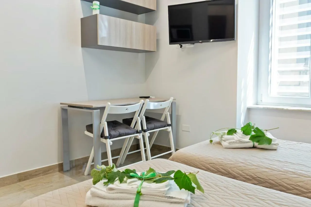 Devon Metro Studio Apartments Neapel